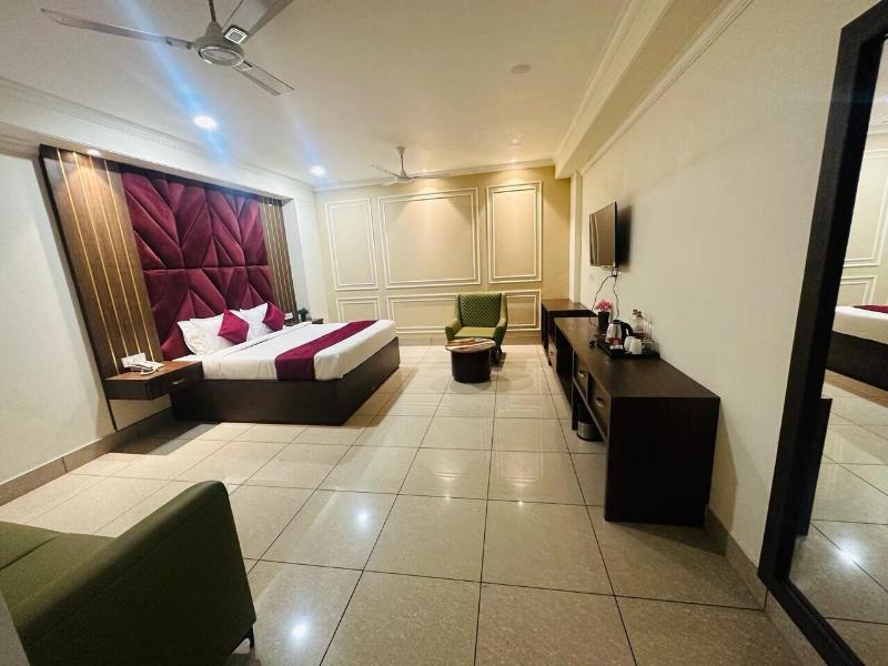 Hotel Fortune Ganga image