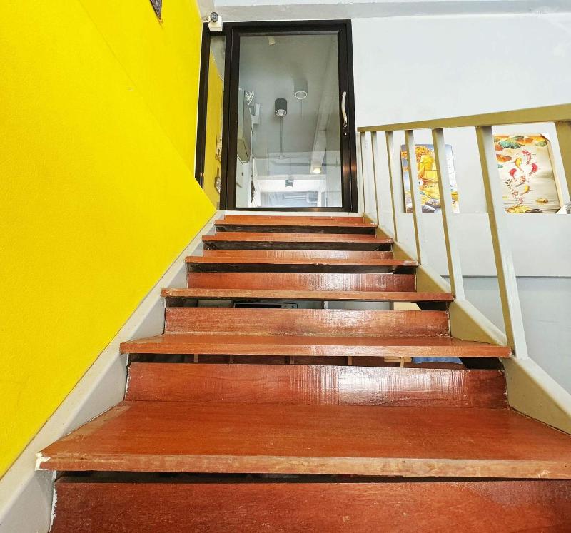 Oyo 75465 Lucky Hoste image