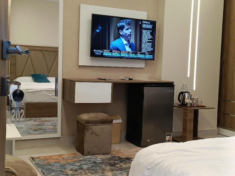 Discover Pyramids Inn image