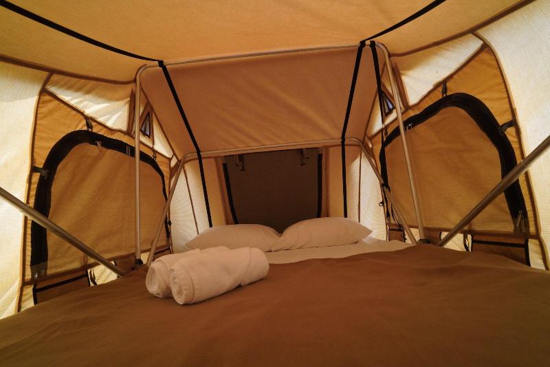 Bab Al Nojoum Hudayriyat Camp image