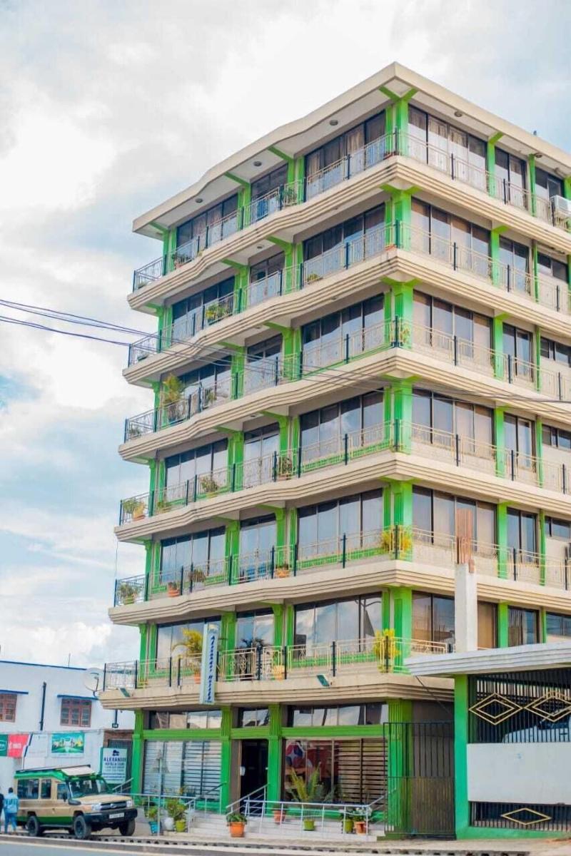 Alexander Hotel Tours