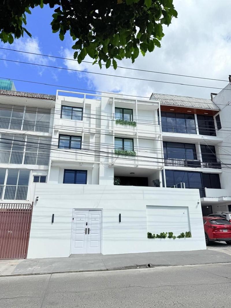 Eshel Suites Panama  — exterior view