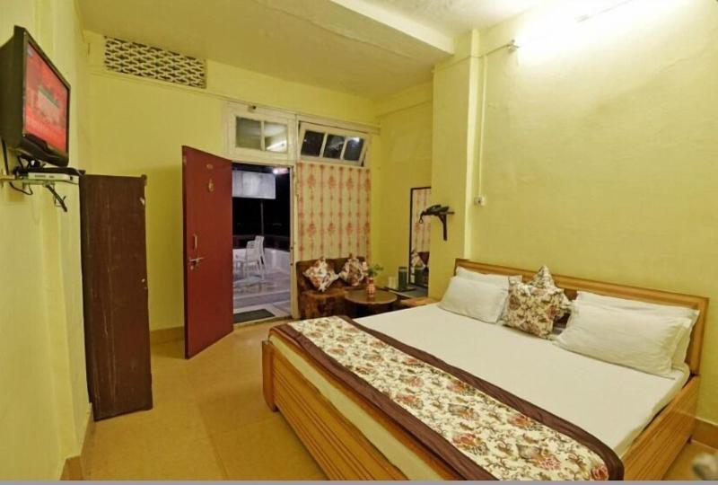 India Hotel image