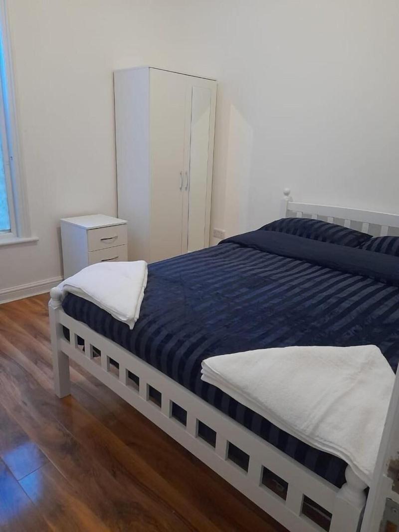 Rayans Lodge Startford image