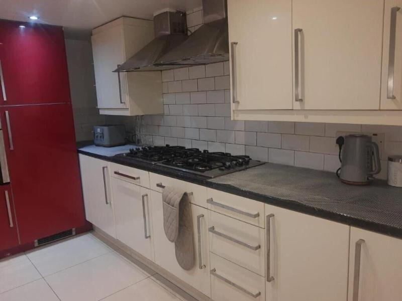 Rayans Lodge Startford image