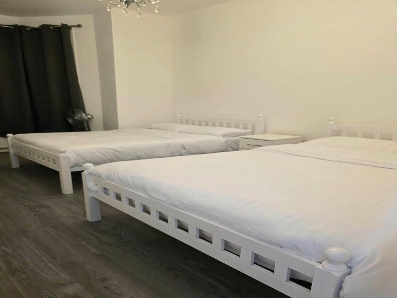 Rayans Lodge Startford image
