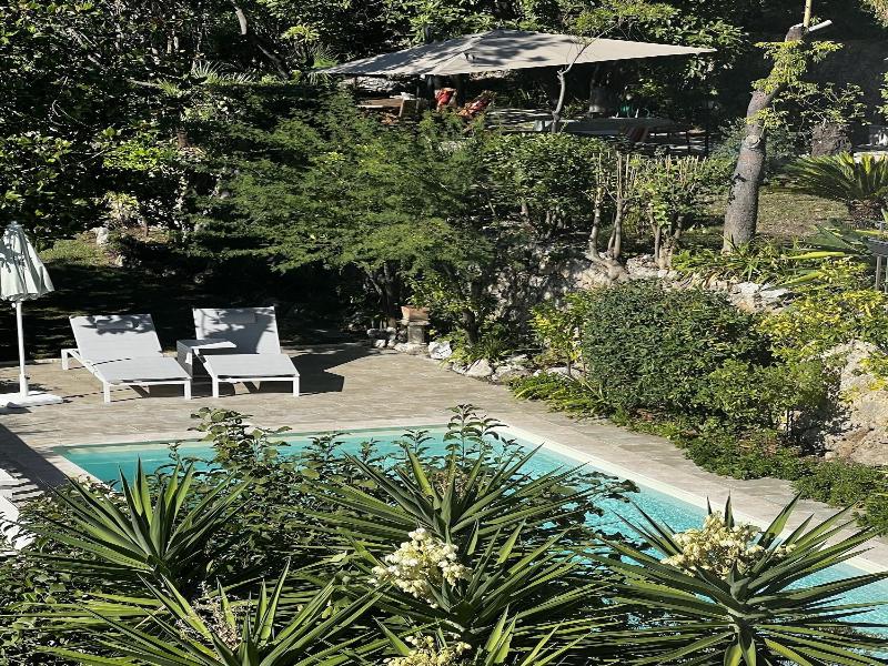Les Petites Terrasses image