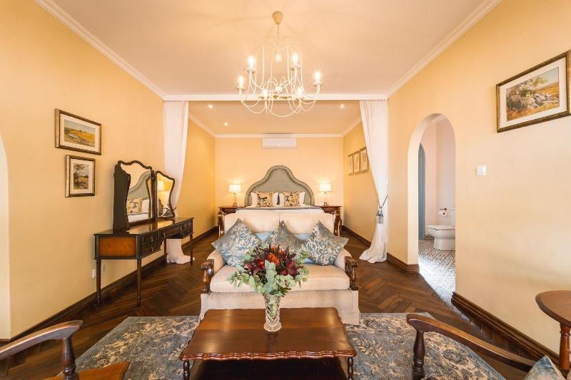 The Victorian Manor image