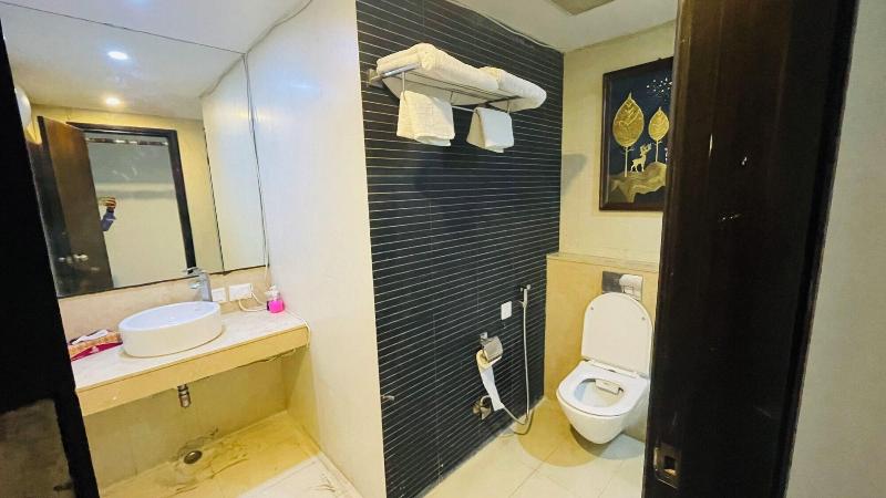 Saltstayz Select - Malcha & Chankyapuri image