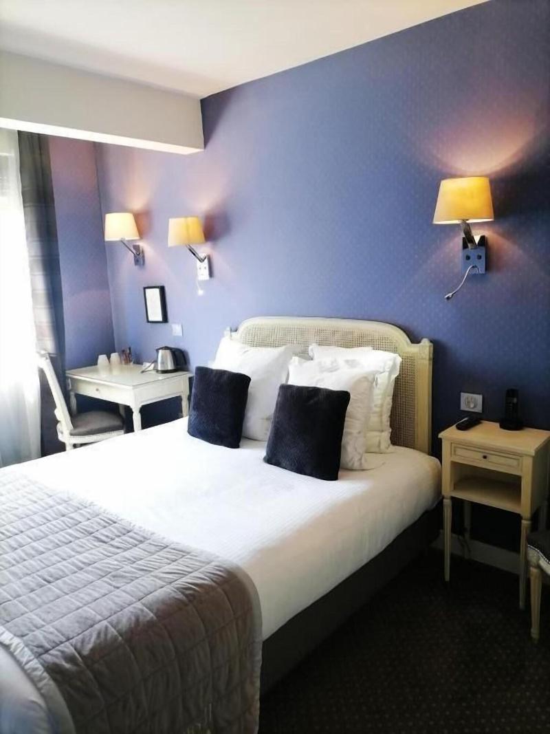Herbert George Apartment Hotel image