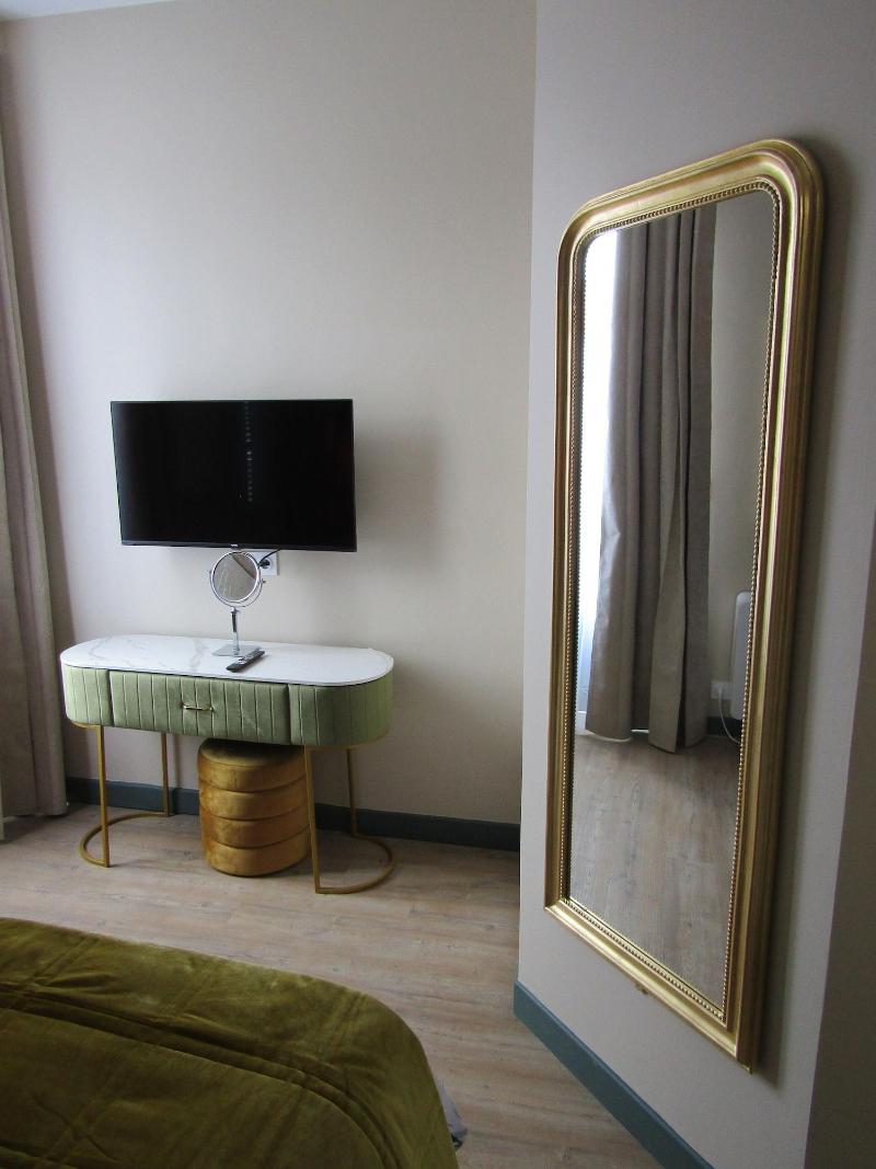 Herbert George Apartment Hotel image