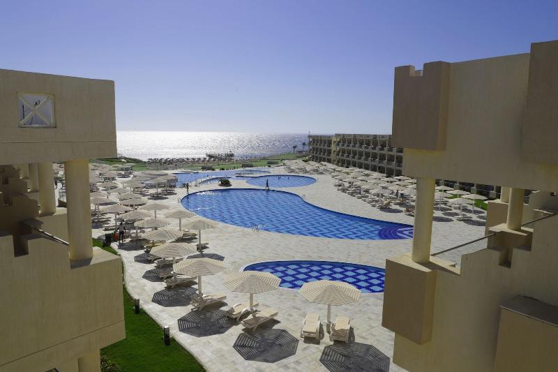 Sirena Beach Resort Spa image