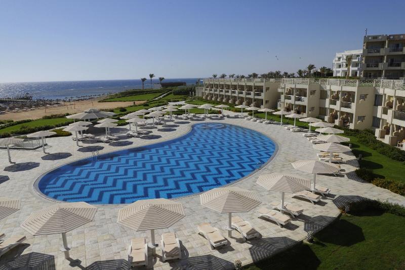 Sirena Beach Resort Spa image