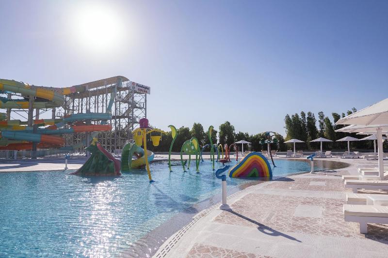 Sirena Beach Resort Spa image