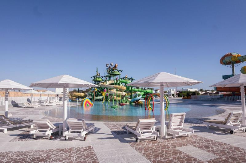 Sirena Beach Resort Spa image