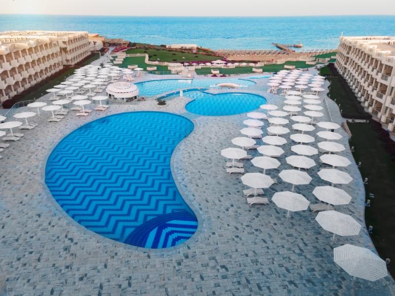 Sirena Beach Resort Spa image