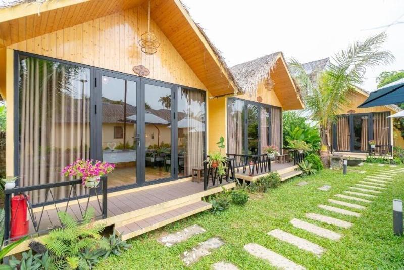 Phoenix Hotel Bungalow image