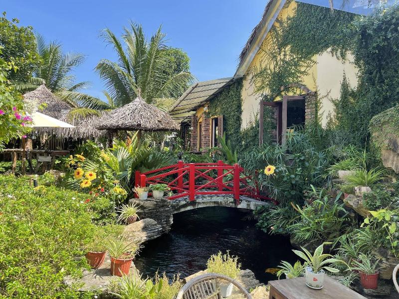 Phoenix Hotel Bungalow image