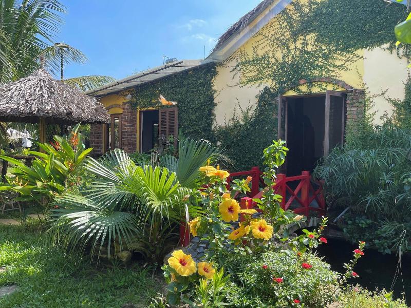 Phoenix Hotel Bungalow image