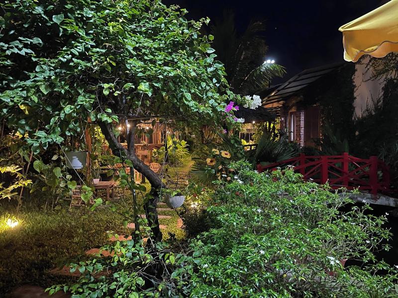 Phoenix Hotel Bungalow image