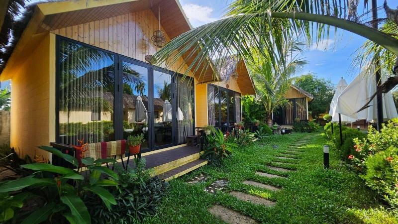 Phoenix Hotel Bungalow image