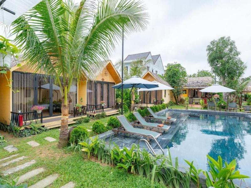 Phoenix Hotel Bungalow image