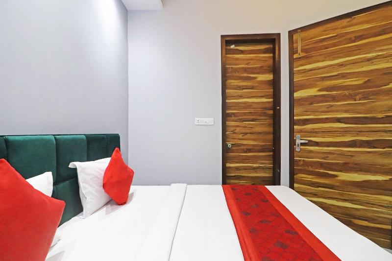 Twamev Rajouri Garden By The Arrow image