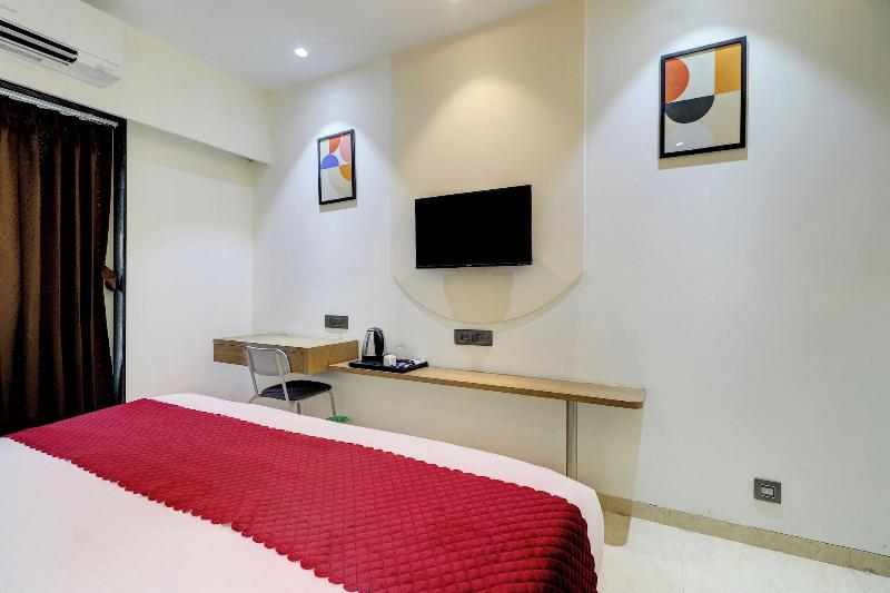 Hsquare Hotel Andheri West image