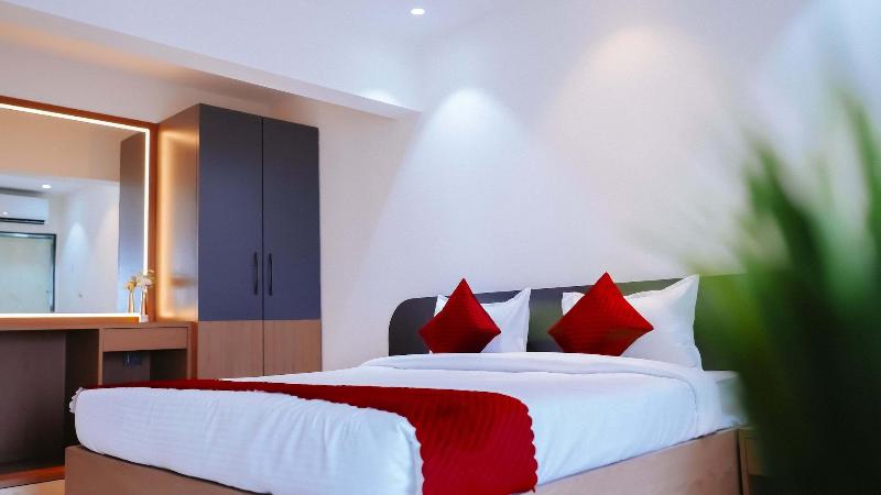 Hsquare Hotel Andheri West image