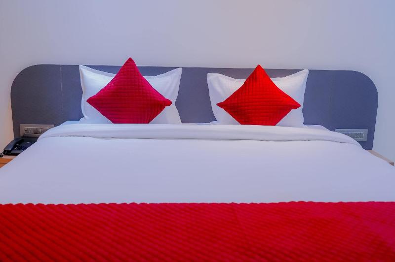 Hsquare Hotel Andheri West image