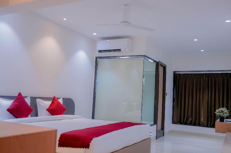 Hsquare Hotel Andheri West image