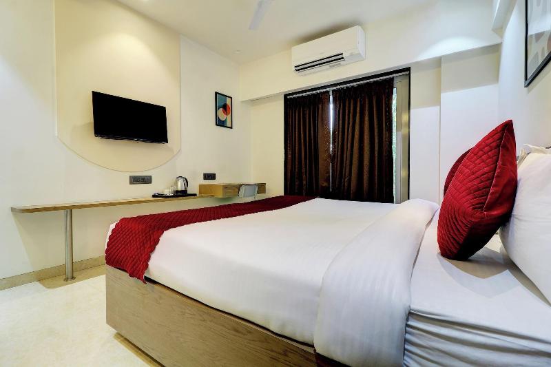 Hsquare Hotel Andheri West image