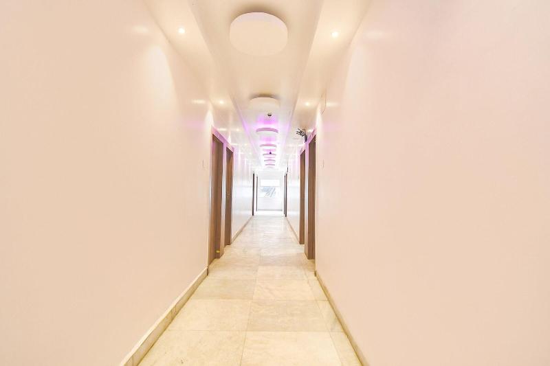Fabhotel Prime The Golden Plaza