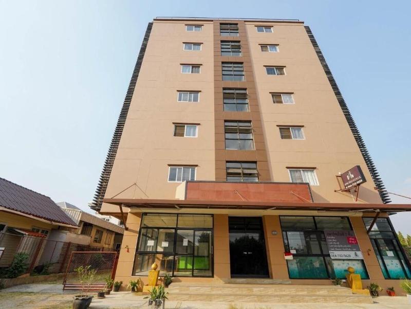 Roomquest Sps Hotel And Residence image