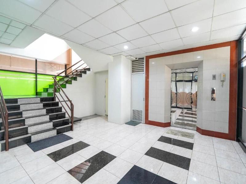 Roomquest Sps Hotel And Residence image