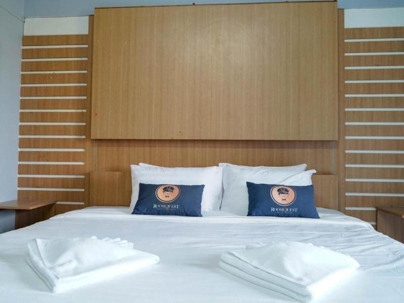 Roomquest Sps Hotel And Residence image