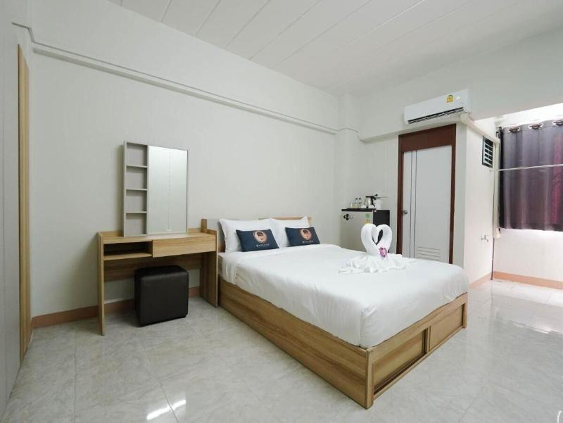 Roomquest Sps Hotel And Residence image