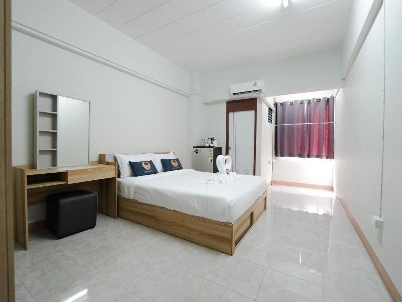 Roomquest Sps Hotel And Residence image