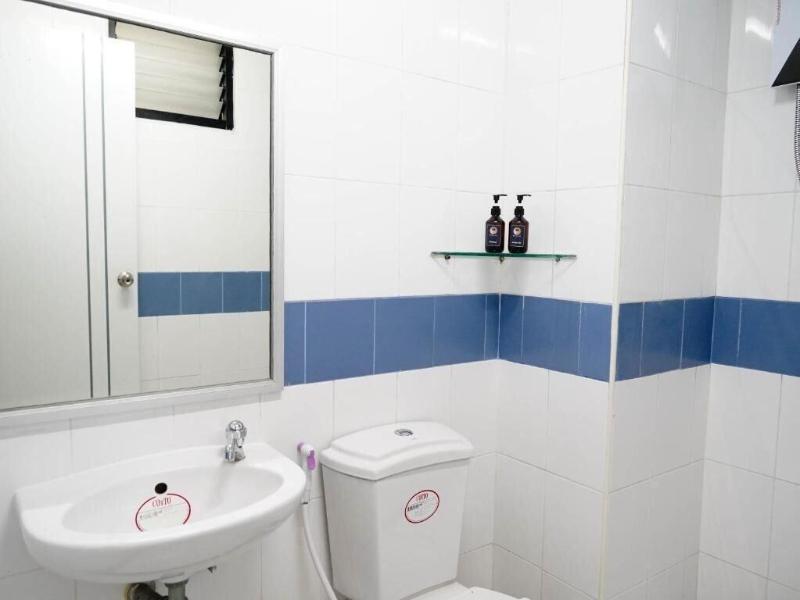 Roomquest Sps Hotel And Residence image
