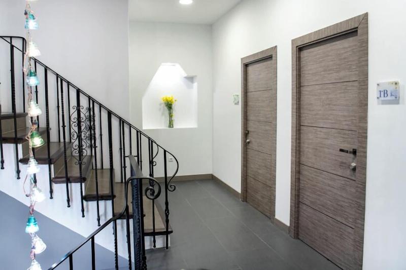 Molucano Themed Rooms image