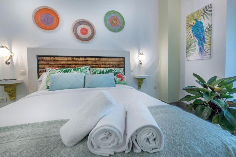 Molucano Themed Rooms image