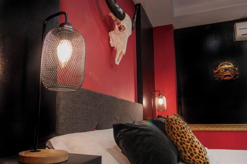 Molucano Themed Rooms image