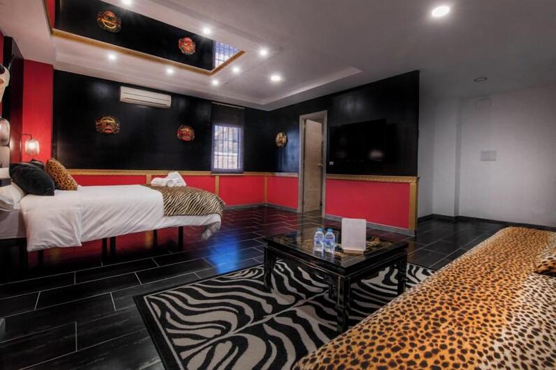 Molucano Themed Rooms image