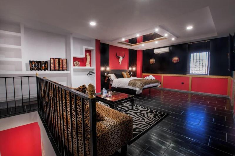 Molucano Themed Rooms image