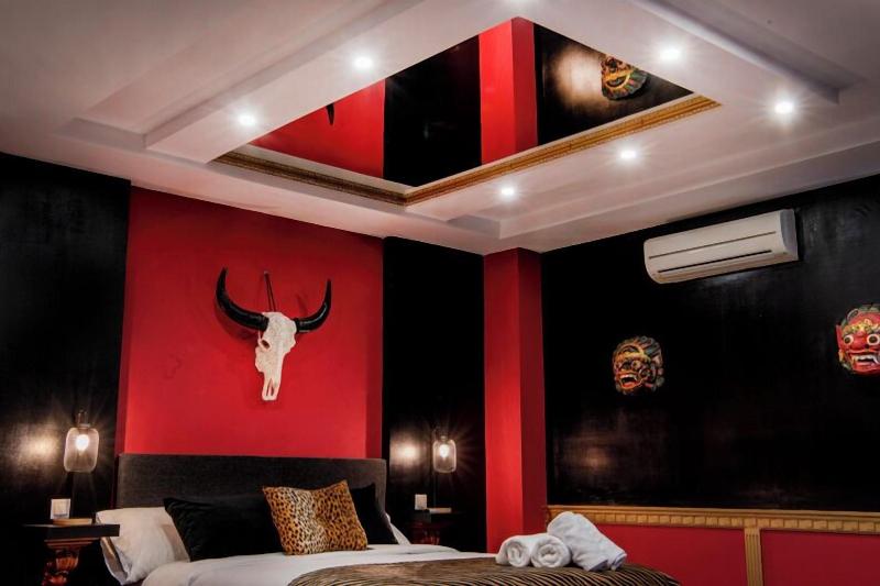 Molucano Themed Rooms image