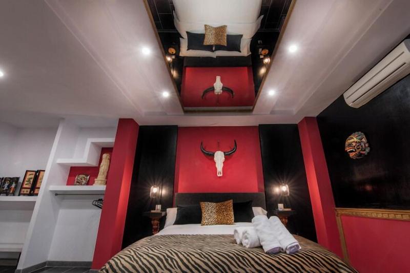 Molucano Themed Rooms image