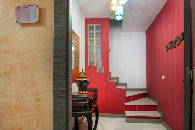 Molucano Themed Rooms image