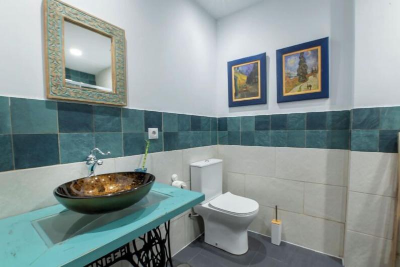 Molucano Themed Rooms image