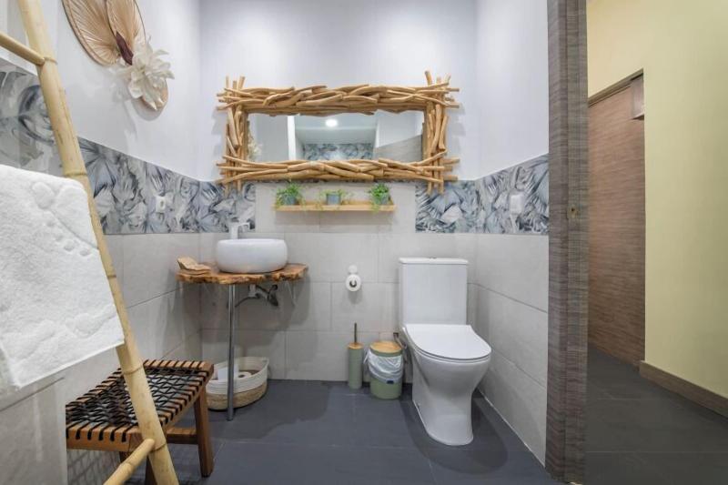 Molucano Themed Rooms image