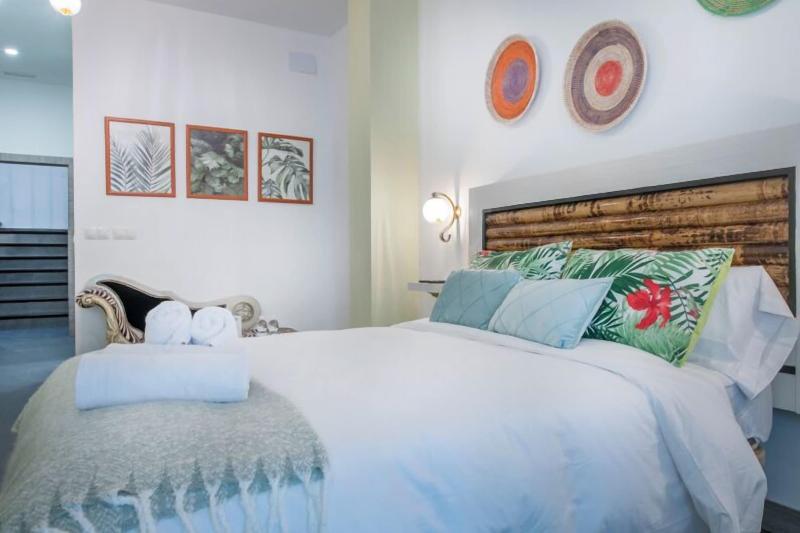 Molucano Themed Rooms image